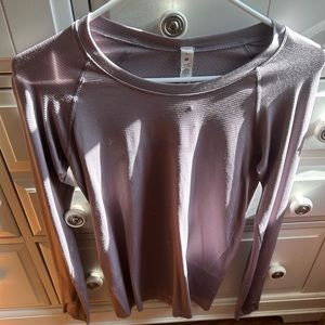 Long sleeve lulu lemon shirt